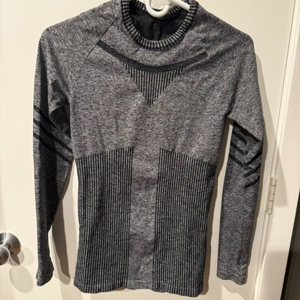 NILS Women's Black and White Heather Base Layer Top